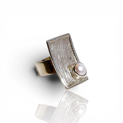 Modern Sterling Silver 925 Ring with Pearl